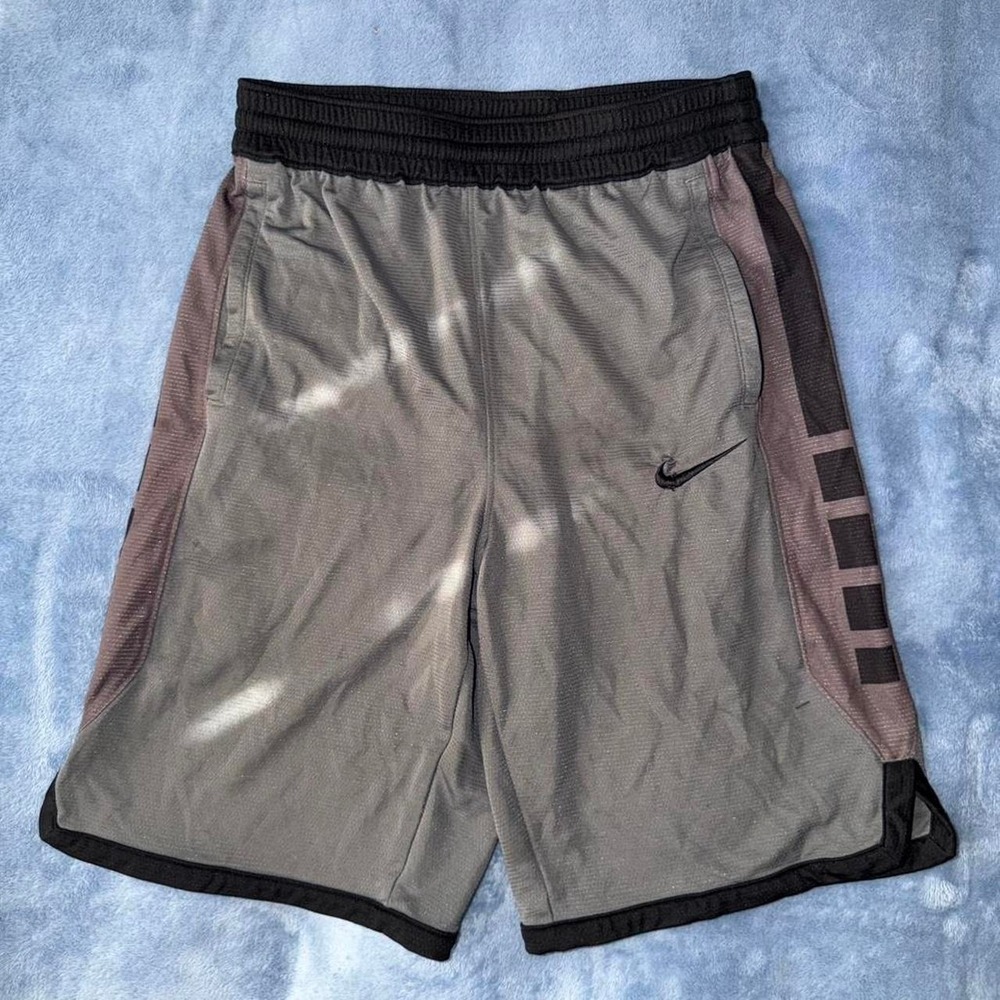 Nike grey basketball shorts Size L
